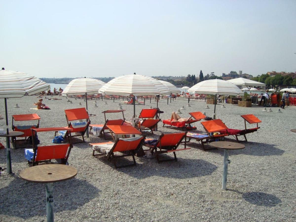 Appartamento Oasi Verde Lago Desenzano del Garda Exterior photo